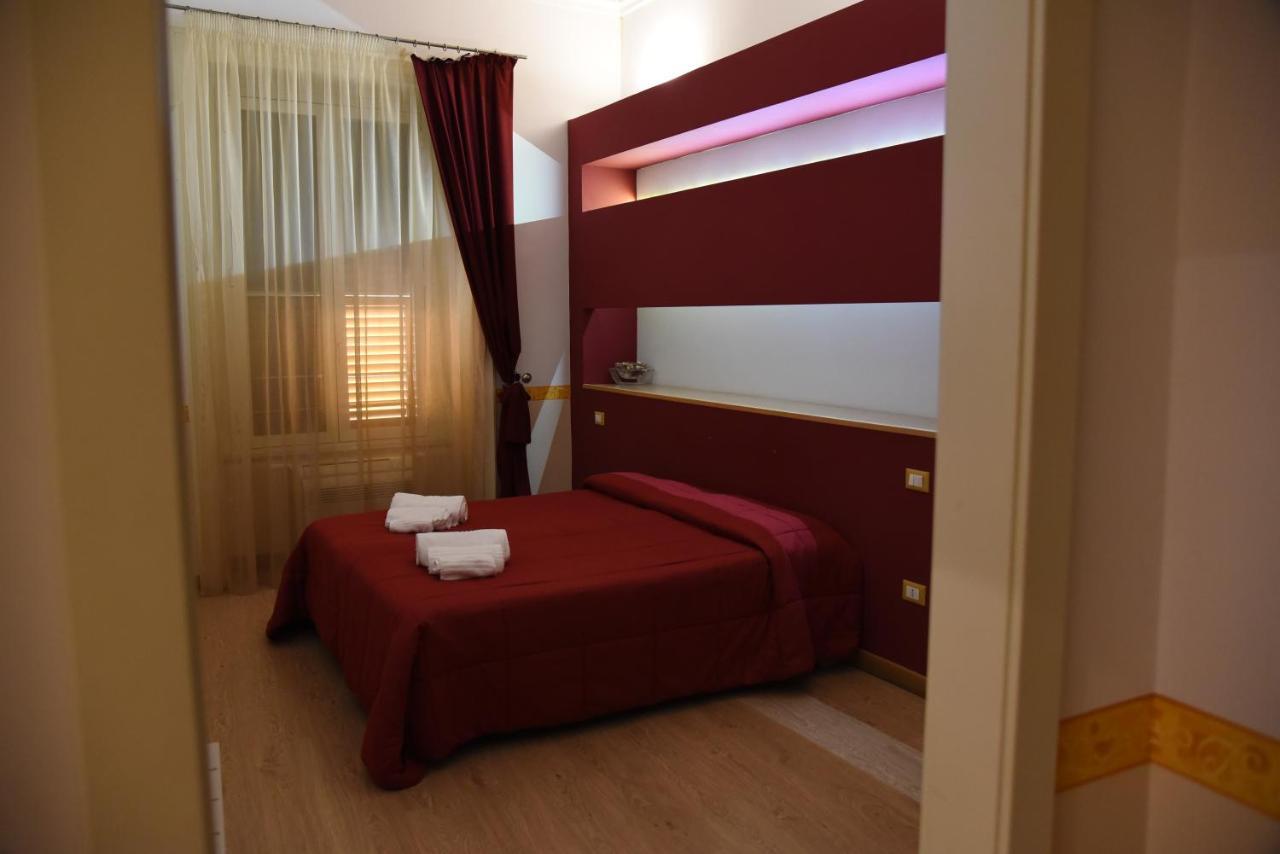 B&B The Queens Foggia Buitenkant foto